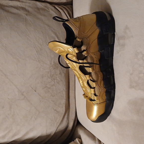 Shoes - Picture 4 of 10